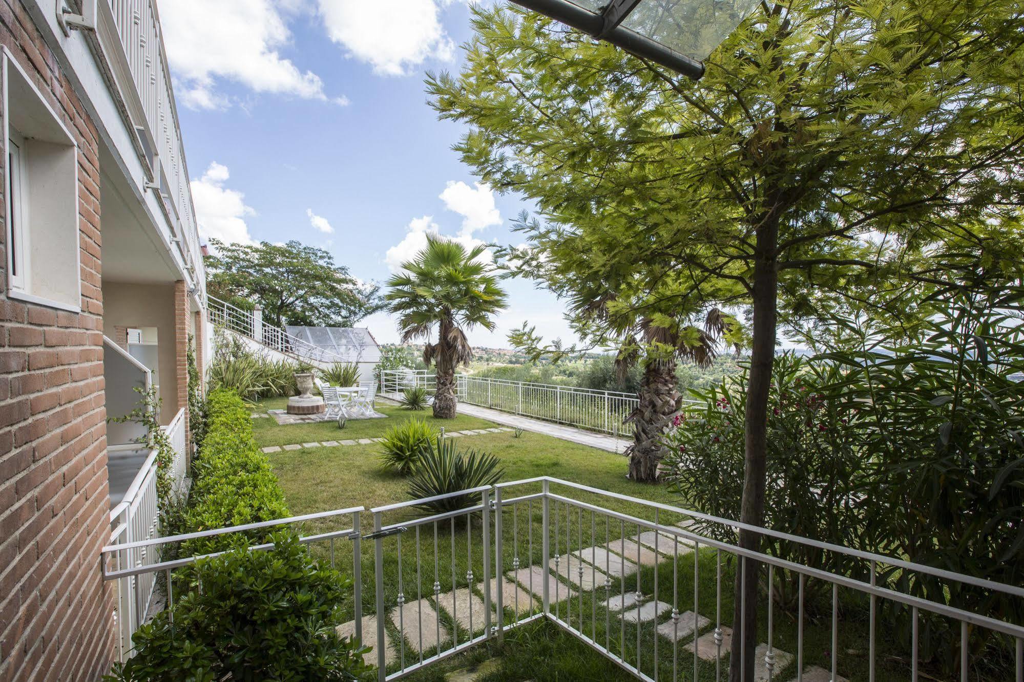 Residence Belohorizonte Macerata Exterior photo